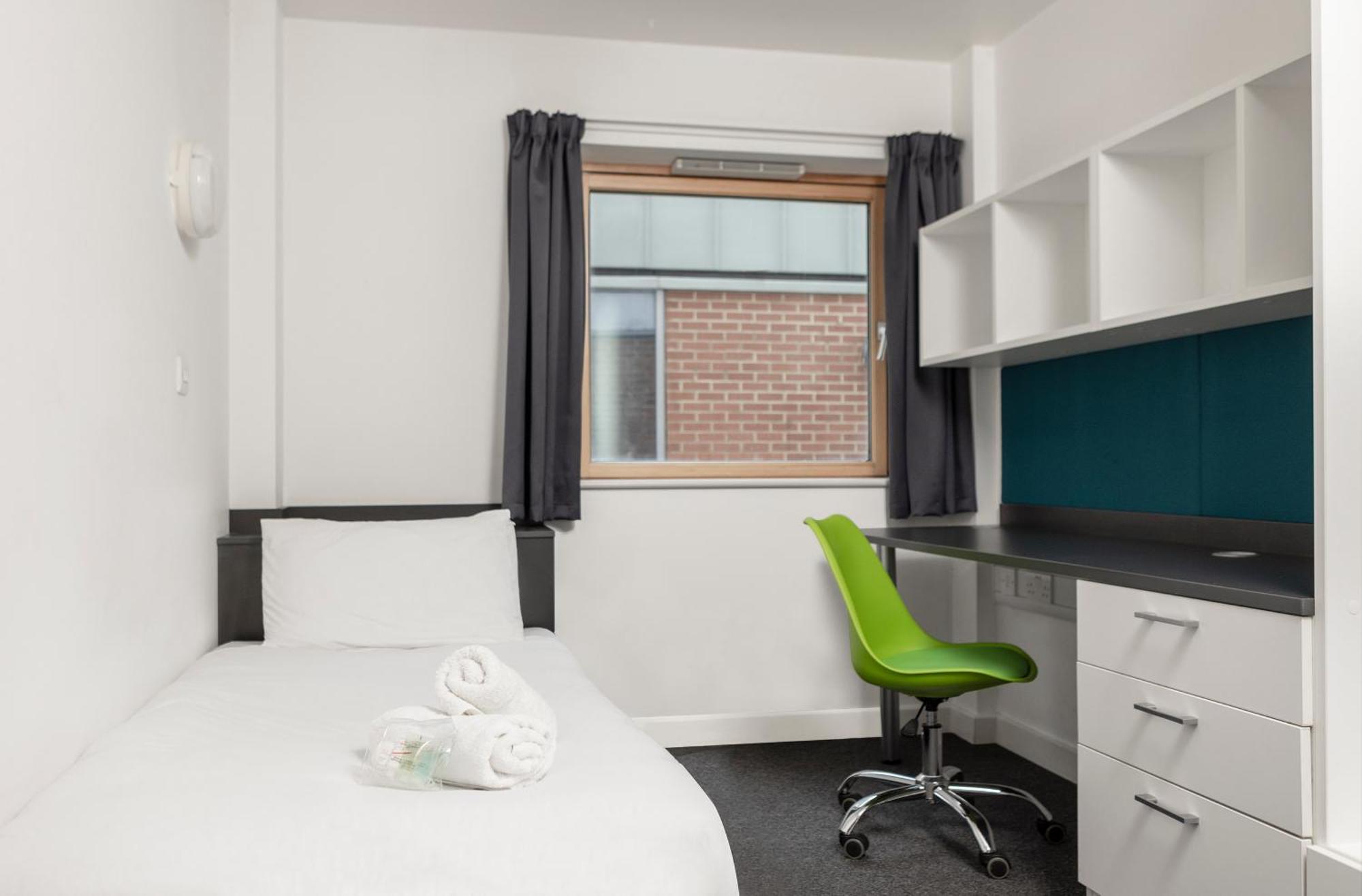 Wenlock Court Aparthotel ลูตัน ภายนอก รูปภาพ