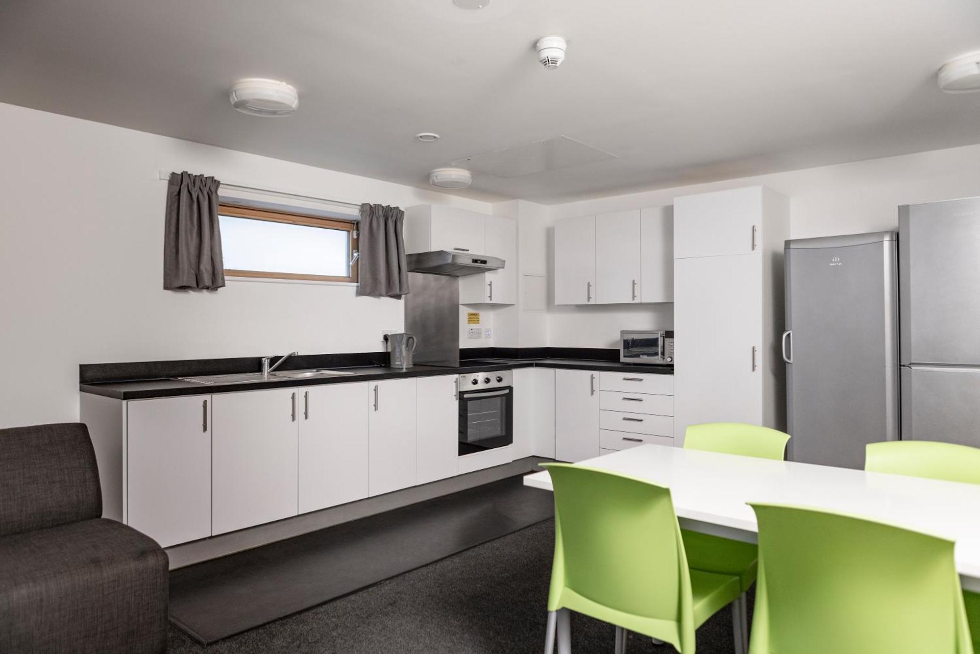 Wenlock Court Aparthotel ลูตัน ภายนอก รูปภาพ
