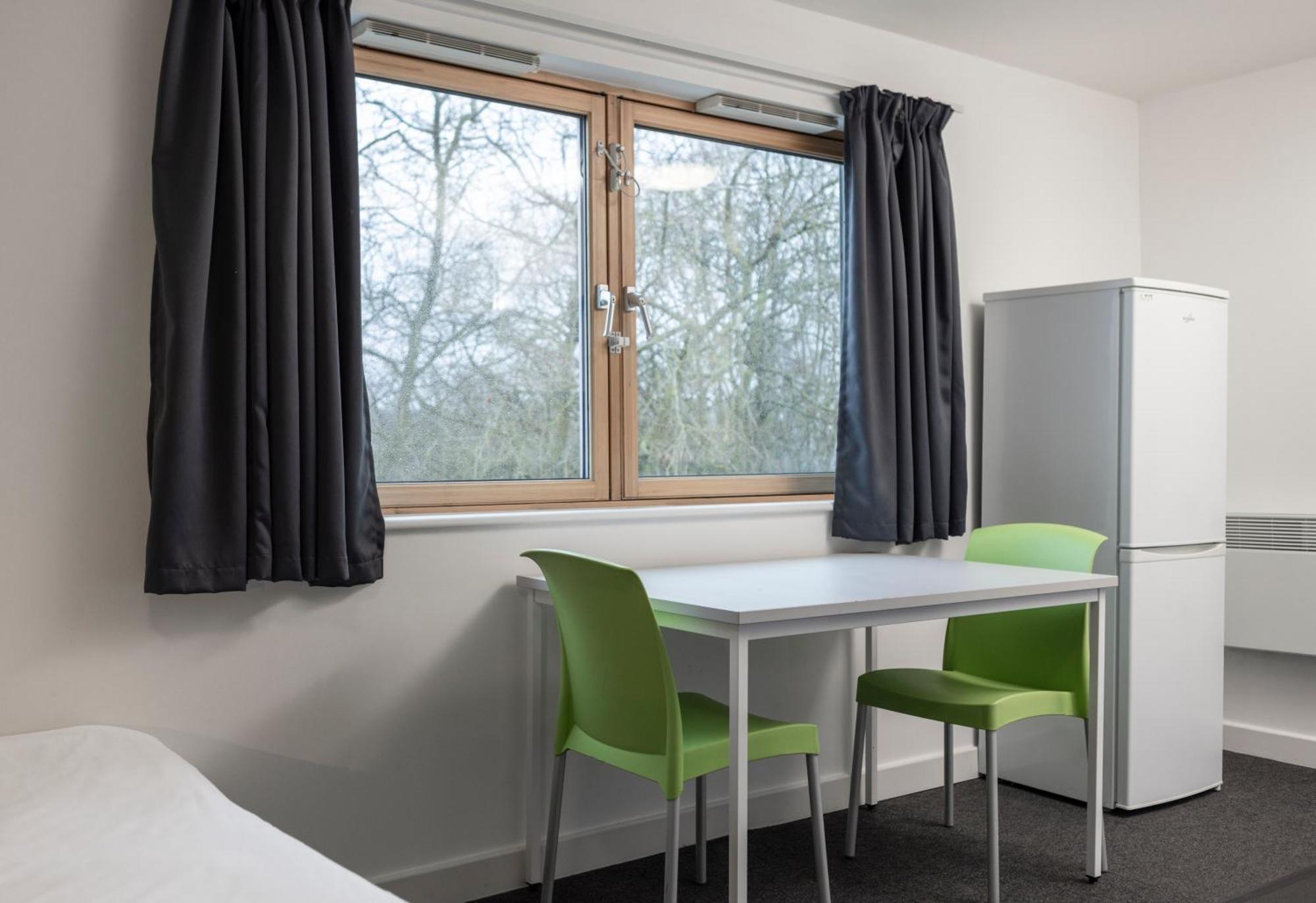Wenlock Court Aparthotel ลูตัน ภายนอก รูปภาพ